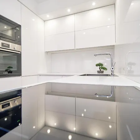 Brand New Split3 Apartment