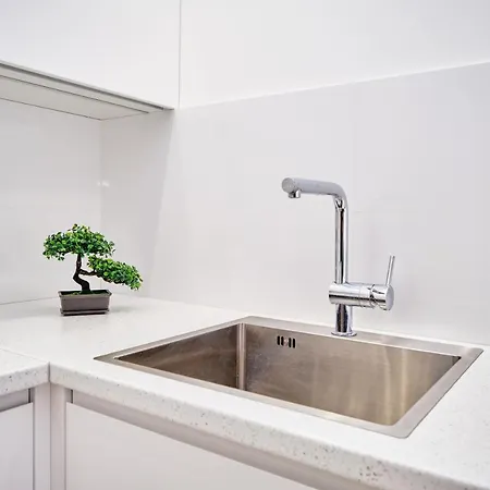 Brand New Split3 Apartment